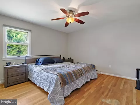 8524 Creek Rd, Pasadena, MD 21122 photo 13