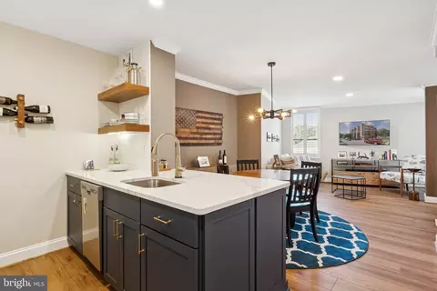 316 Burnside St #406, Annapolis, MD 21403