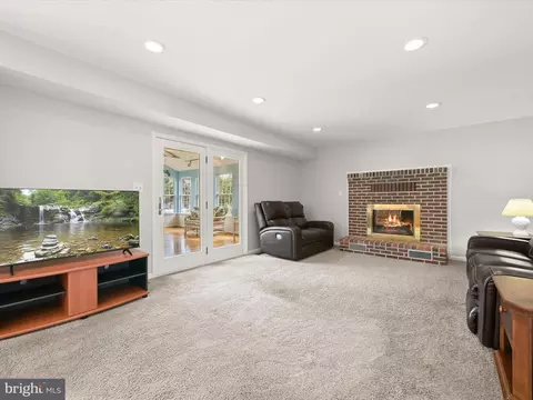 Living - 7911 Red Globe Ct, Severn, MD 21144 photo 5 of 10