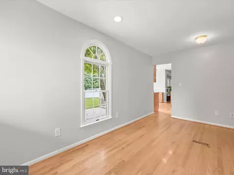 Living - 7911 Red Globe Ct, Severn, MD 21144 photo 10 of 10