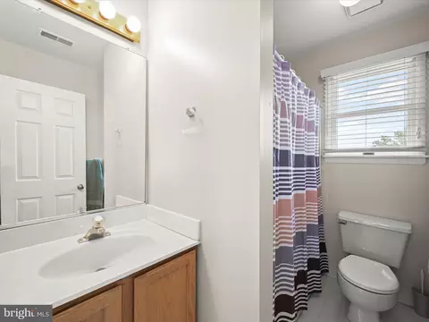 Bath - 7911 Red Globe Ct, Severn, MD 21144 photo 4 of 5