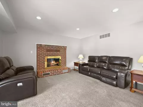 Living - 7911 Red Globe Ct, Severn, MD 21144 photo 2 of 10