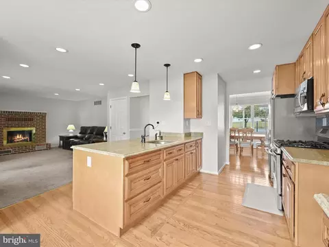 Kitchen - 7911 Red Globe Ct, Severn, MD 21144 photo 4 of 5
