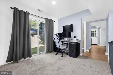 Entry Way - 7789 Outing Ave, Pasadena, MD 21122 photo 1 of 5