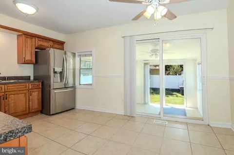 8462 Miramar Rd, Pasadena, MD 21122 photo 4