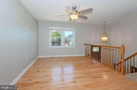 8462 Miramar Rd, Pasadena, MD 21122 photo 3