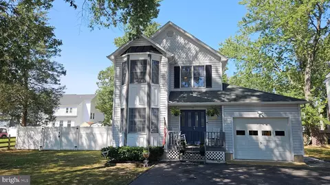 1192 Oak Ave, Shady Side, MD 20764