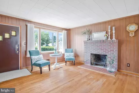 100 Wallace Ave, Brooklyn, MD 21225 photo 5