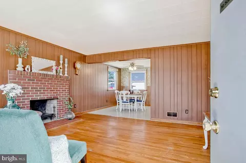 100 Wallace Ave, Brooklyn, MD 21225 photo 3