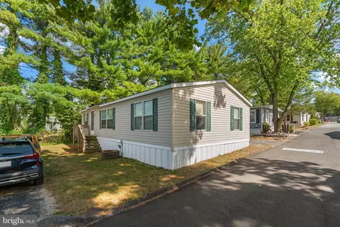 5 S Paula St, Laurel, MD 20724 photo 2