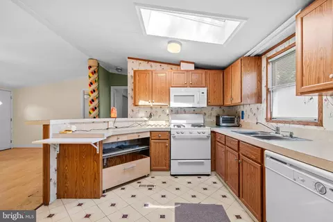 5 S Paula St, Laurel, MD 20724 photo 12