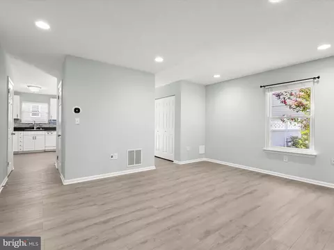 Living - 7723 W Shore Rd, Pasadena, MD 21122 photo 4 of 4