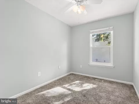 Bedroom - 7723 W Shore Rd, Pasadena, MD 21122 photo 5 of 6