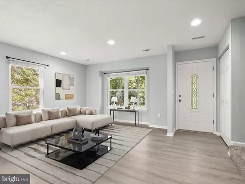 Living - 7723 W Shore Rd, Pasadena, MD 21122 photo 1 of 4