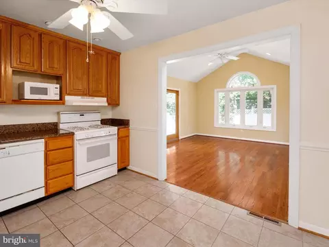 726 215th St, Pasadena, MD 21122 photo 10