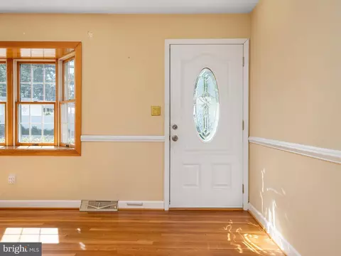 726 215th St, Pasadena, MD 21122 photo 4