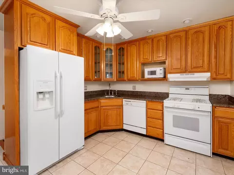 726 215th St, Pasadena, MD 21122 photo 8