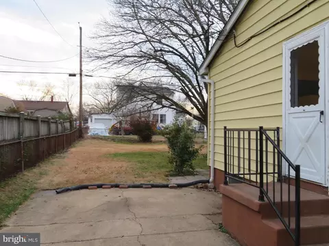 312 Park Hall S, Laurel, MD 20724 photo 3