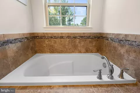 Bath - 2735 Prospect Hill Dr, Hanover, MD 21076 photo 4 of 7
