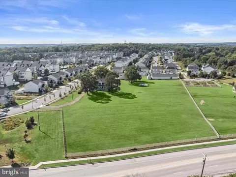 View/Area - 8221 Meadowood Dr, Hanover, MD 21076 photo 2 of 13
