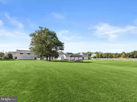 Exterior - 8221 Meadowood Dr, Hanover, MD 21076 photo 15 of 18