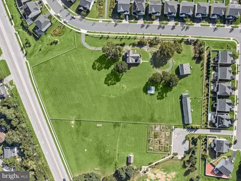 View/Area - 8221 Meadowood Dr, Hanover, MD 21076 photo 6 of 13