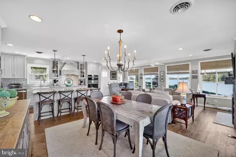 Dining - 1663 Cliff Dr, Edgewater, MD 21037 photo 4 of 4