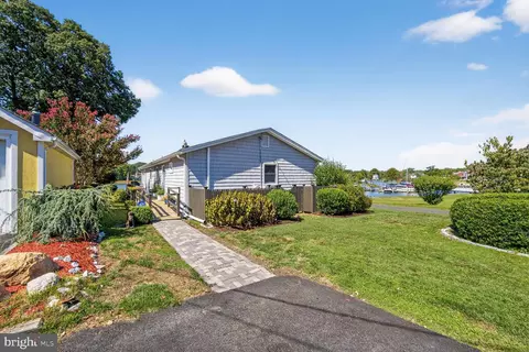 Exterior - 1663 Cliff Dr, Edgewater, MD 21037 photo 9 of 13