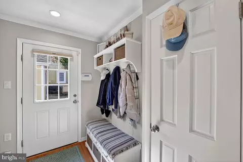 Entry Way - 1663 Cliff Dr, Edgewater, MD 21037 photo 3 of 3