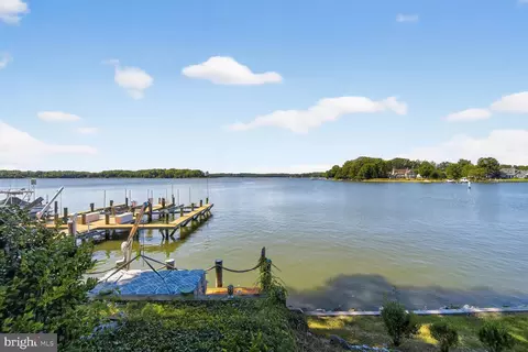 View/Area - 1663 Cliff Dr, Edgewater, MD 21037 photo 2 of 3
