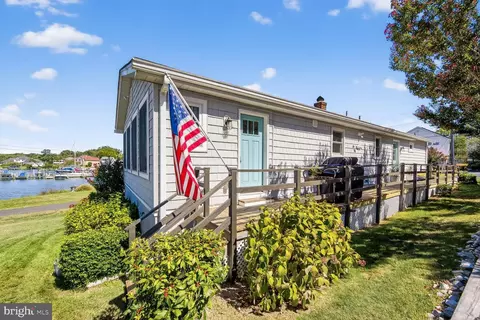 Exterior - 1663 Cliff Dr, Edgewater, MD 21037 photo 4 of 13