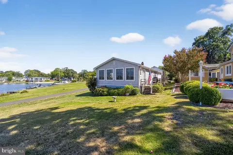 Exterior - 1663 Cliff Dr, Edgewater, MD 21037 photo 2 of 13