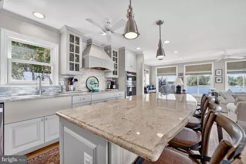 Kitchen - 1663 Cliff Dr, Edgewater, MD 21037 photo 6 of 6