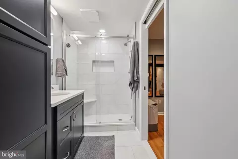 Bath - 609 Havenhill Rd, Edgewater, MD 21037 photo 6 of 7