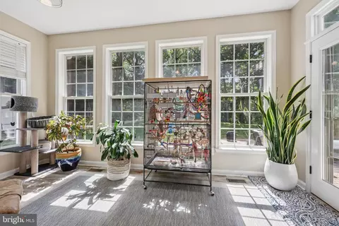 Entry Way - 609 Havenhill Rd, Edgewater, MD 21037 photo 6 of 9