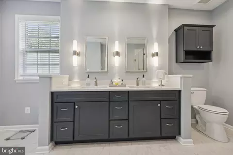 Bath - 609 Havenhill Rd, Edgewater, MD 21037 photo 1 of 7