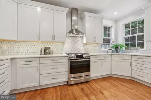 Kitchen - 609 Havenhill Rd, Edgewater, MD 21037 photo 3 of 7