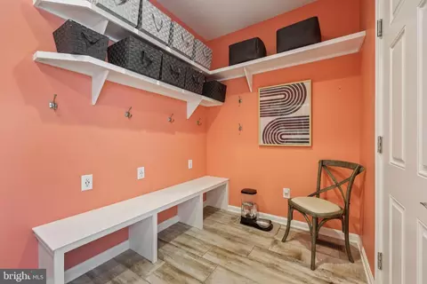 Entry Way - 609 Havenhill Rd, Edgewater, MD 21037 photo 7 of 9