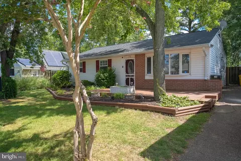 36 Elm Dr, Glen Burnie, MD 21060