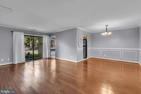 Living - 1231 Gemini Dr UNIT B, Annapolis, MD 21403 photo 2 of 6