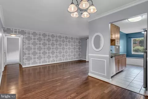 Living - 1231 Gemini Dr UNIT B, Annapolis, MD 21403 photo 5 of 6