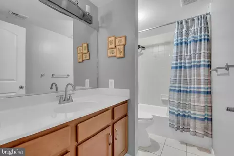 Bath - 1231 Gemini Dr UNIT B, Annapolis, MD 21403 photo 2 of 2