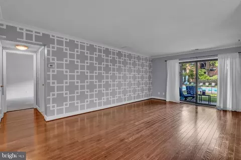 Living - 1231 Gemini Dr UNIT B, Annapolis, MD 21403 photo 1 of 6