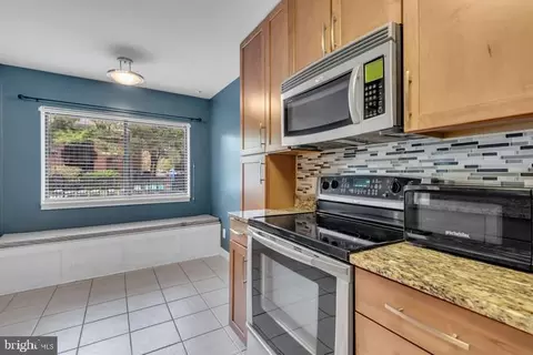 Kitchen - 1231 Gemini Dr UNIT B, Annapolis, MD 21403 photo 2 of 5