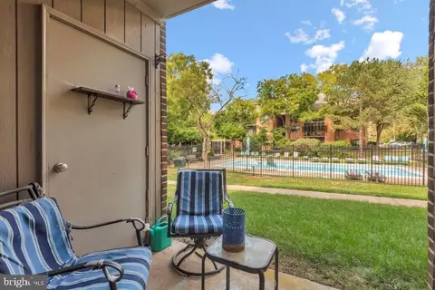 Exterior - 1231 Gemini Dr UNIT B, Annapolis, MD 21403 photo 3 of 5