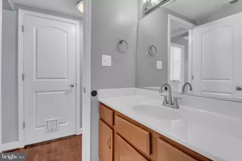 Entry Way - 1231 Gemini Dr UNIT B, Annapolis, MD 21403 photo 3 of 3