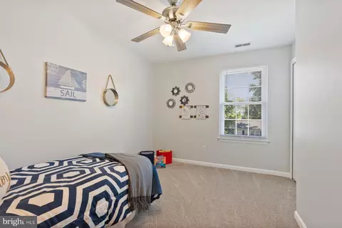 Bedroom - 1543 Lee Way, Edgewater, MD 21037 photo 4 of 6