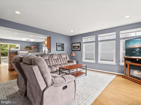 1619 Shore Dr, Edgewater, MD 21037 photo 3