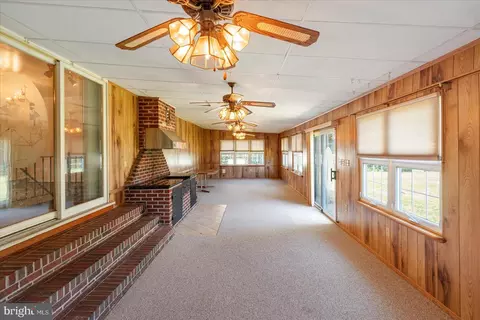 8261 Spring Knoll Dr, Pasadena, MD 21122 photo 24