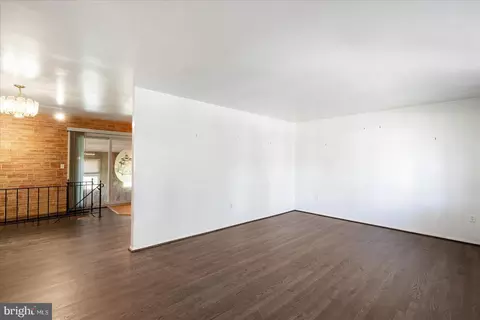 8261 Spring Knoll Dr, Pasadena, MD 21122 photo 10
